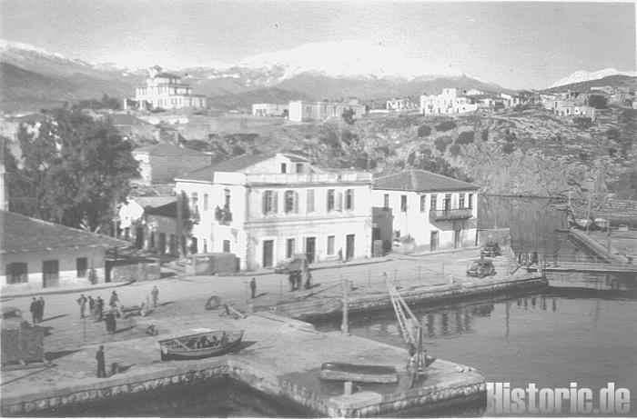 30. März 1944 Blick vom Quartier in Agios Nikolaos auf Hafen und Berge