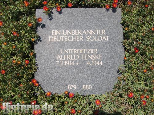 Das Grab des Chauffeur von General Kreipe - Alfred Fenske