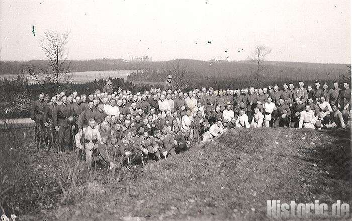 1. Komp. mit Hauptmann Hissen - Ausmarsch in Lobing 