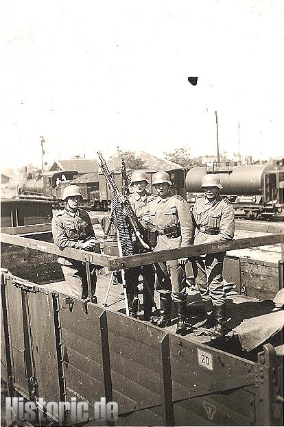 Fliegerschutz während der Fahrt nach Rumänien gestellt von unserer Gruppe Juni 1941 