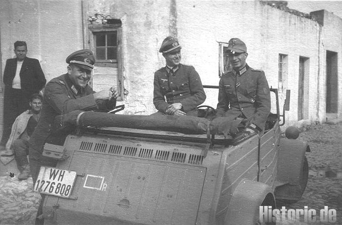 Turlotti April 1944 Links Oberzahlmeister Friedrich Ritters 