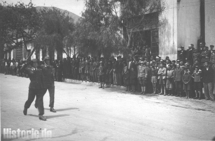 Parade in Neapolis Kommandant und Adjudant