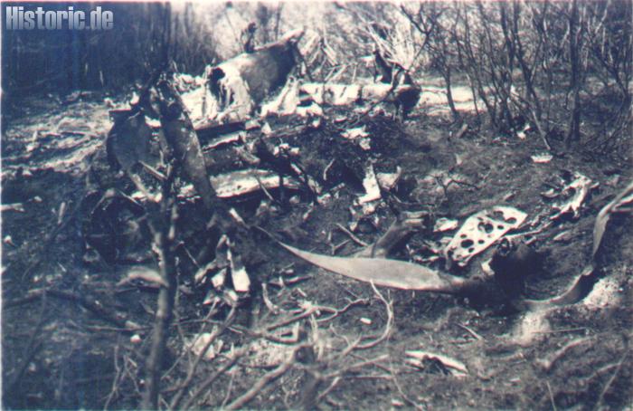 Abgeschossene Maschine im Walde von Ercombres, ostwärts der Maas 14.05.1940 