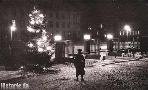 Weihnachten 1937 - Tor der Hindenburg-Kaserne in Bremen-Huckelriede