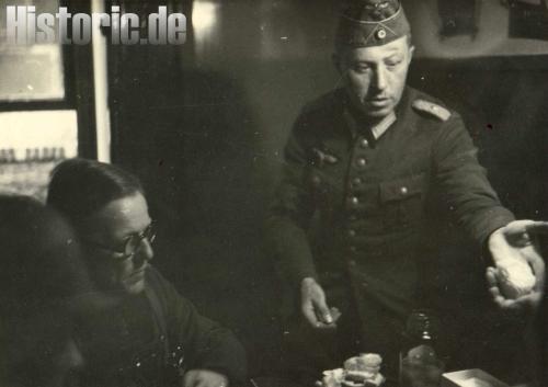 General Graf von Sponeck und Ia Oberstleutnant Werner Ehrig in Overschie